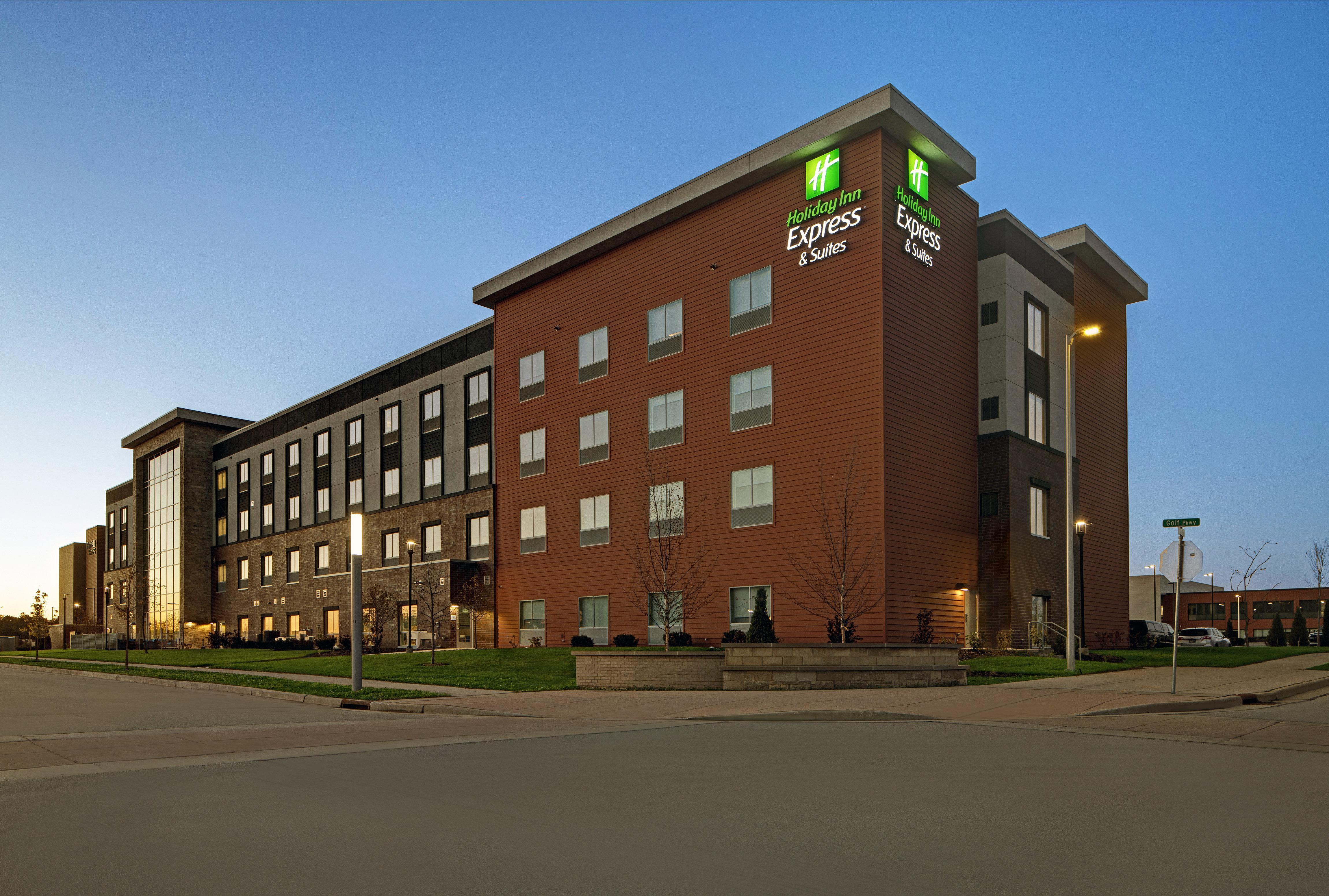 Holiday Inn Express & Suites - Milwaukee - Brookfield By Ihg Exteriér fotografie